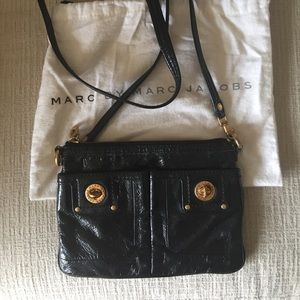 Marc by Marc Jacobs patent leather cross b…